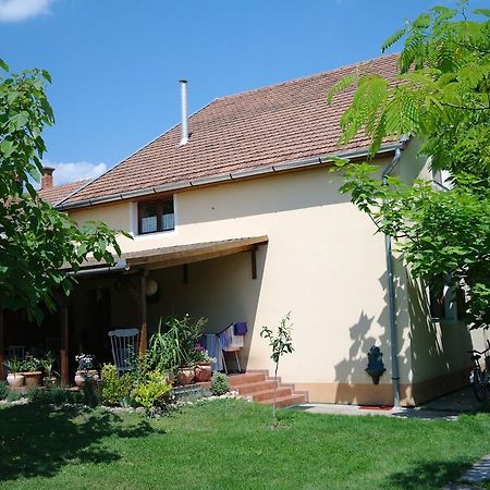 Nora Apartman Jula Exterior foto