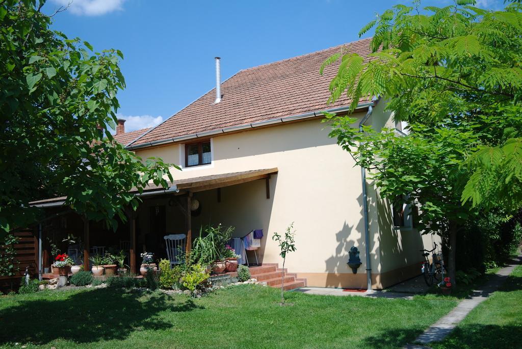 Nora Apartman Jula Exterior foto